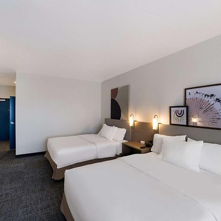 Spark By Hilton Midland South Экстерьер фото