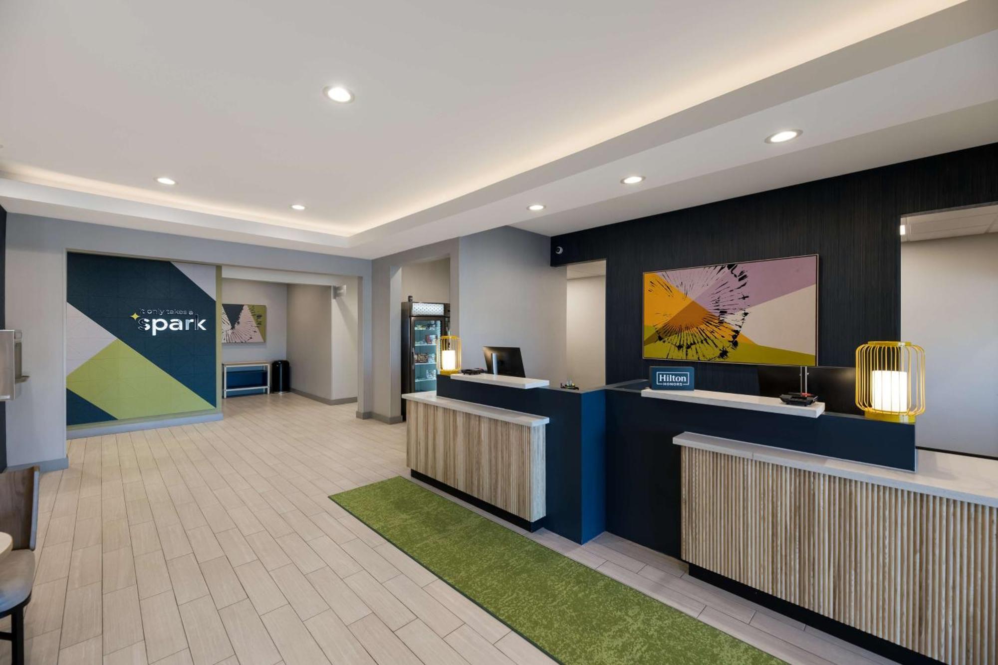 Spark By Hilton Midland South Экстерьер фото