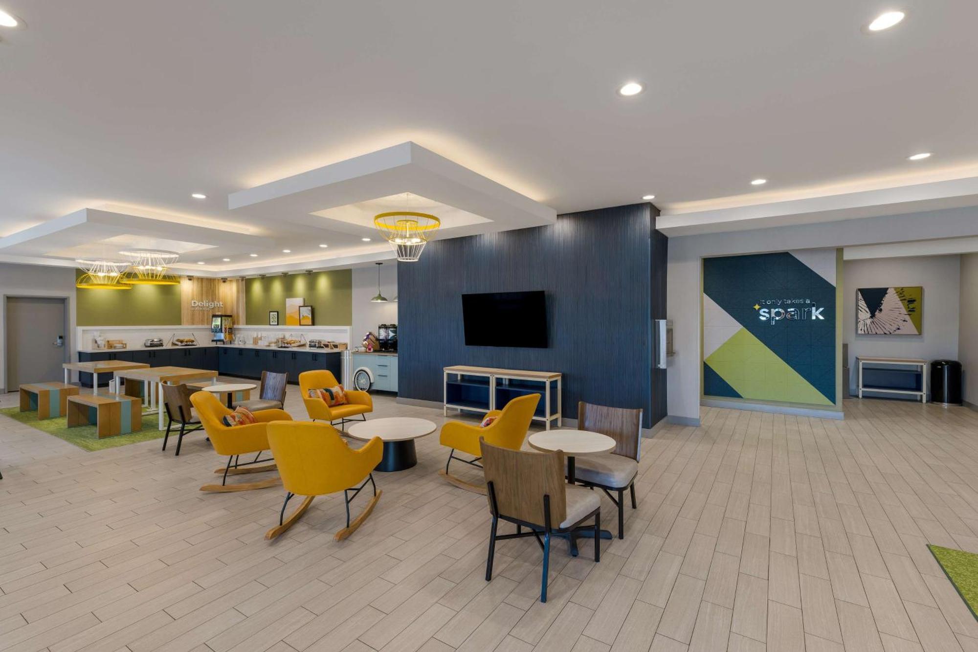 Spark By Hilton Midland South Экстерьер фото
